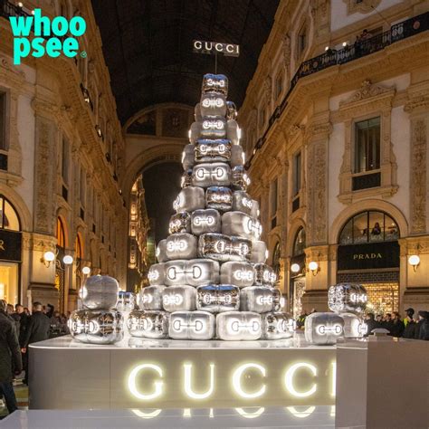 l albero di gucci a milano|Milano, acceso l'albero di Natale firmato Gucci in Galleria Vittorio .